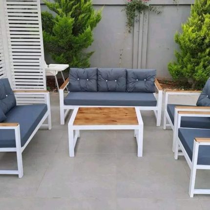 طقم اثاث خارجي حديد - 4قطع مع ترابيزة باللون الأبيض كود 003